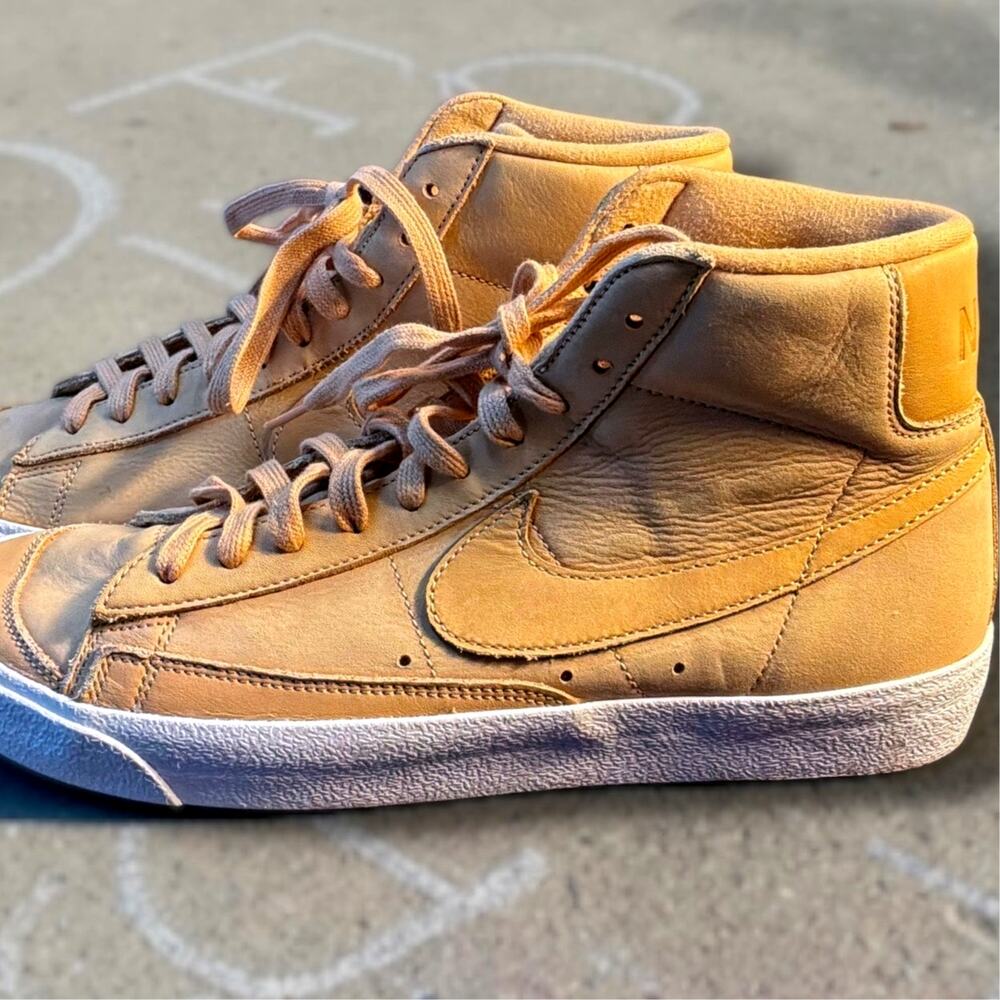 Women's 11 NIKE Vachetta Tan Leather Blazer Mid Premium Monochrome Sneaker EUC